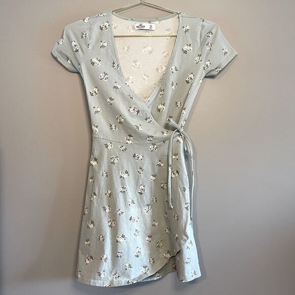 Hollister Floral Short Sleeve Mini Wrap Dress | SZ XS - Picture 6 of 15